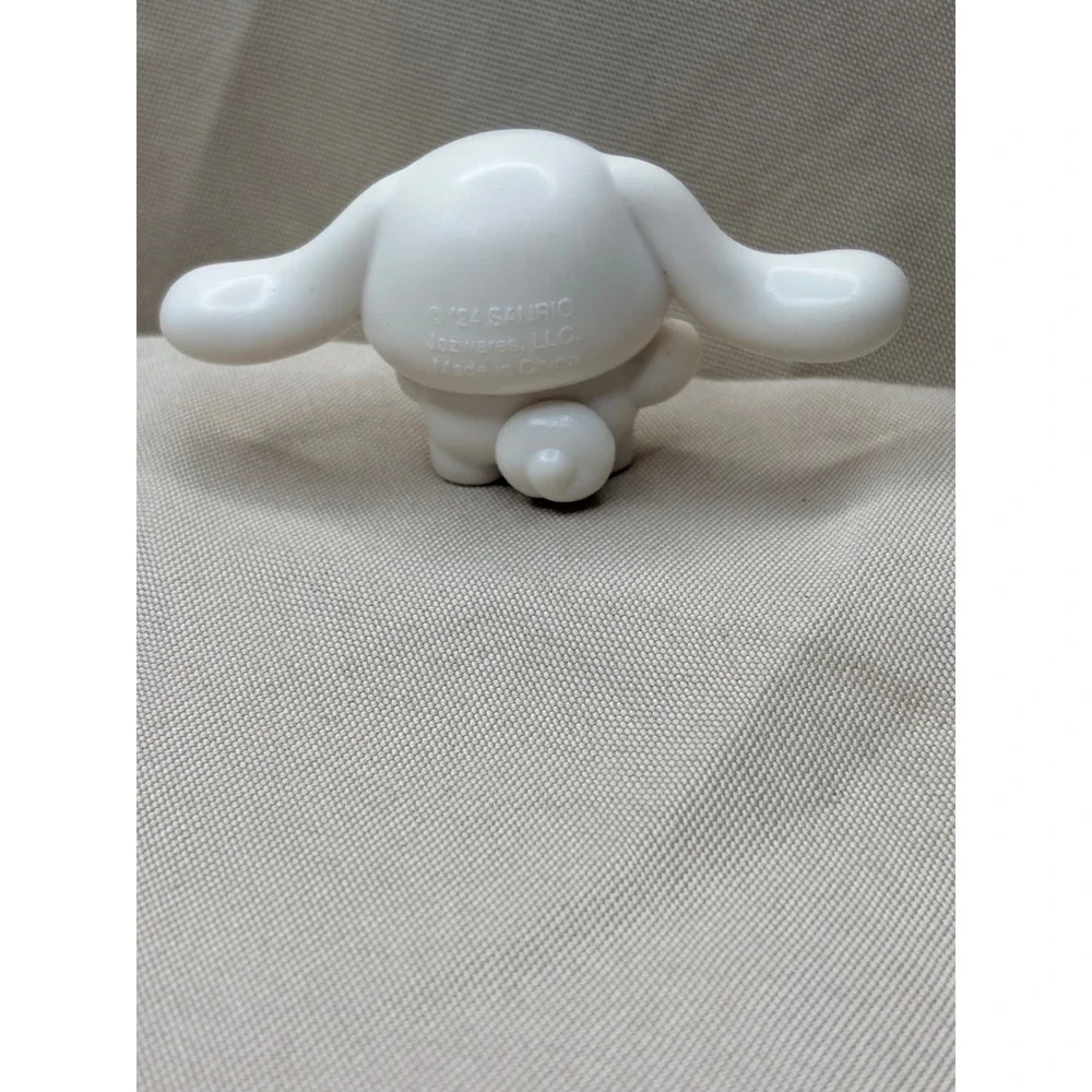 Sanrio Cinnamoroll Jazwares 2024 Mini Figure White Puppy Purple Bow Tie 1.5 Inch
